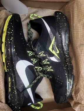 Nike Men’s Black and Volt Trail Running Sneakers